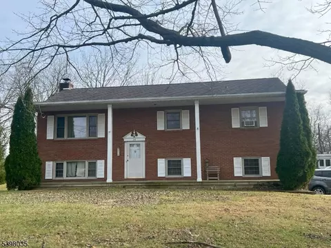 215 Anderson Rd, Asbury, NJ 08802