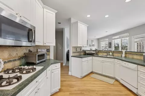 6 Sherry Ct, Wayne, NJ 07470 photo 10