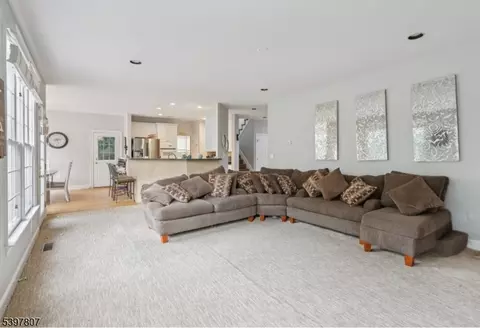 6 Sherry Ct, Wayne, NJ 07470 photo 7