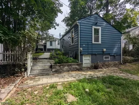 315 Lakeside Ave, Green Township, NJ 07821