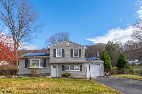 3 James St, Stanhope, NJ 07874