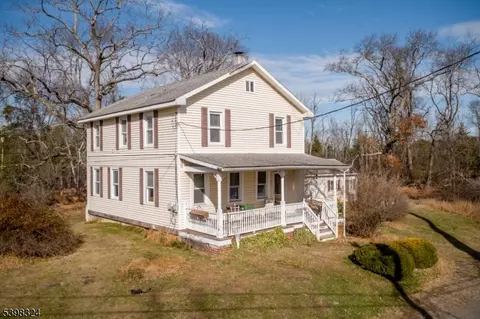 47 Hewitt Rd, Stockton, NJ 08559