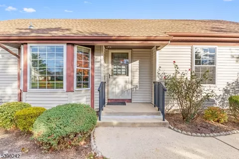 18 Benjamin Franklin Dr # C, Monroe Township, NJ 08831