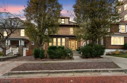 25 75th St, North Bergen, NJ 07047