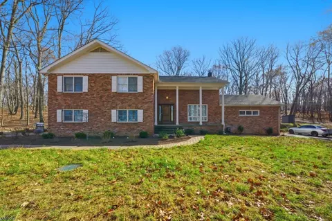 39 Miller Dr, Boonton Twp, NJ 07005