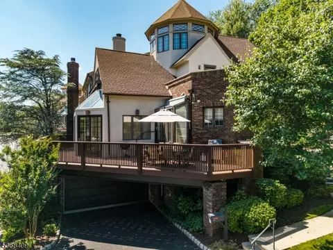 12 Kips Rdg #12, Montclair Twp, NJ 07044