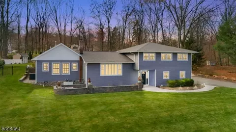 6 Hickory Rd, Denville, NJ 07834