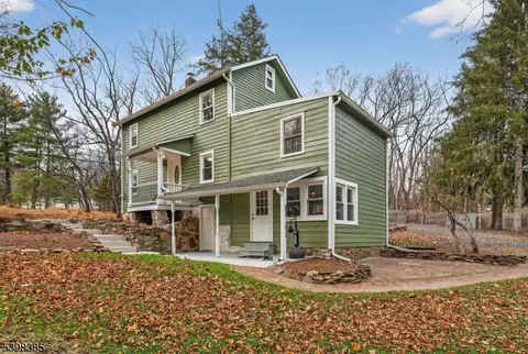 28 Old Clinton Rd, Flemington, NJ 08822