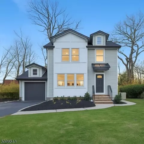 7 Concord Dr, Livingston, NJ 07039