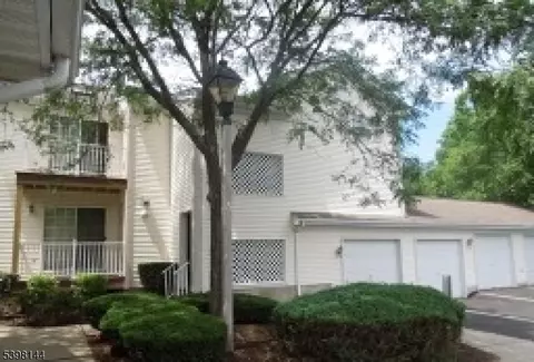192 Potomac Dr Condo #192, Basking Ridge, NJ 07920