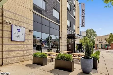 1 Carriage City Plz U613 #613, Rahway, NJ 07065