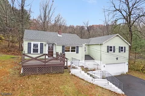 34 Old Mountain Rd, Lebanon, NJ 08833