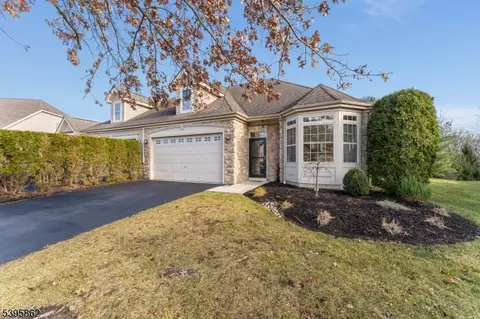 24 Dinah Dr, Phillipsburg, NJ 08865