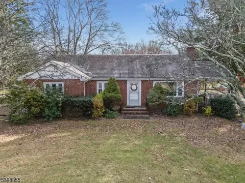 158 Featherbed Ln, Flemington, NJ 08822