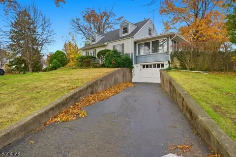 165 Hebberd Ave, Paramus, NJ 07652 photo 28