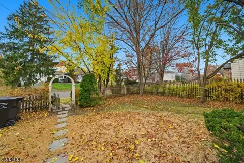 165 Hebberd Ave, Paramus, NJ 07652 photo 4
