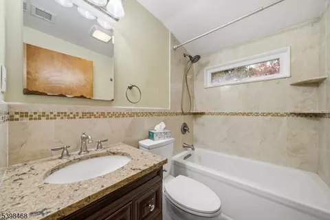 165 Hebberd Ave, Paramus, NJ 07652 photo 11