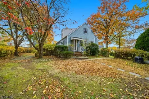 165 Hebberd Ave, Paramus, NJ 07652 photo 6