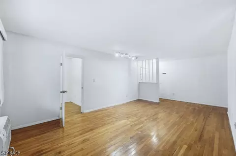 401 Us Highway 22 #40F, North Plainfield, NJ 07060