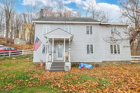 15 Cherry St, Newton, NJ 07860