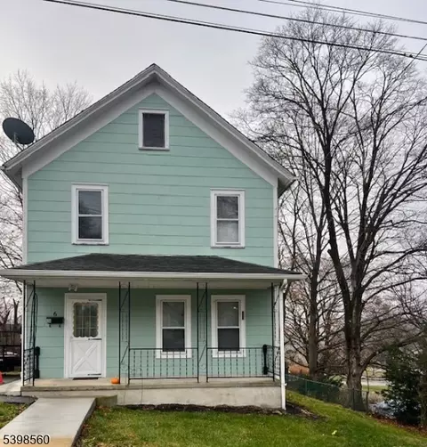 6 Chestnut St, Sussex, NJ 07461