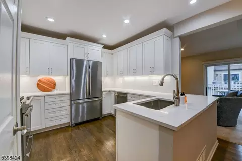 1102 Park Pl, Springfield, NJ 07081 photo 3