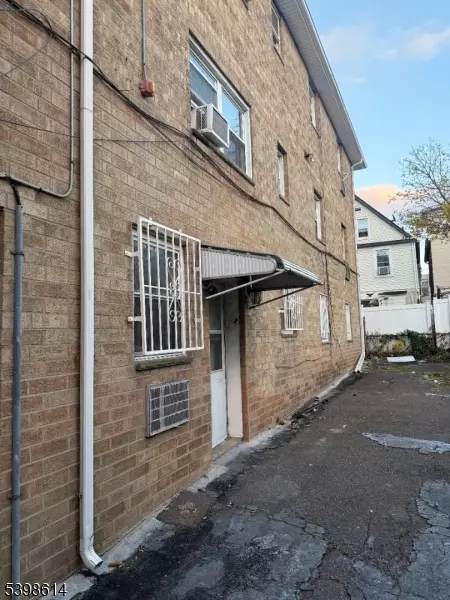 1717 53rd St #13, North Bergen, NJ 07047