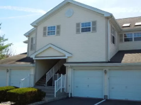 168 Potomac Dr Condo #168, Basking Ridge, NJ 07920