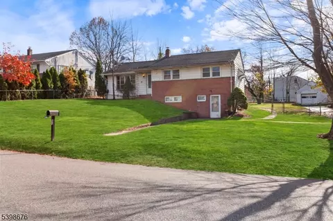 65 Willow Ave, Iselin, NJ 08830