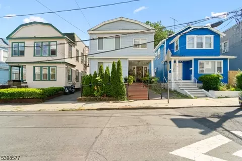 12 Patten Pl, Newark, NJ 07112