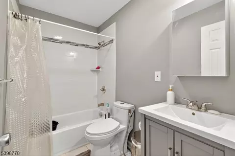 18 Baxter Rd, Edison, NJ 08817 photo 9