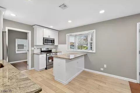 18 Baxter Rd, Edison, NJ 08817 photo 8