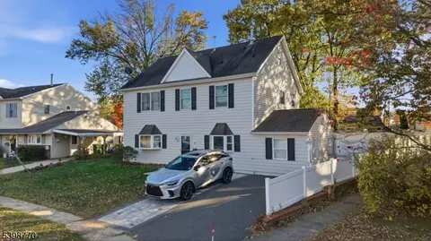 18 Baxter Rd, Edison, NJ 08817