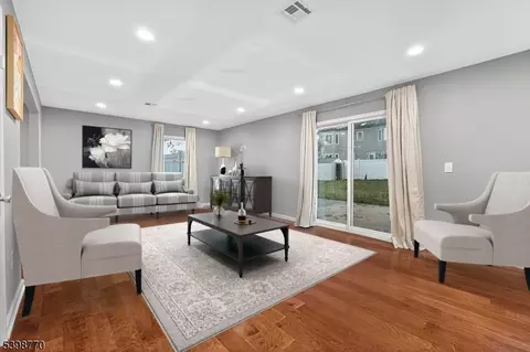 18 Baxter Rd, Edison, NJ 08817 photo 2