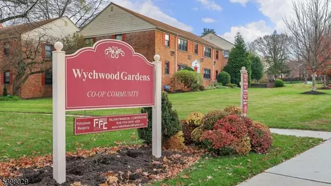 52 Sandra Cir # B, Westfield, NJ 07090