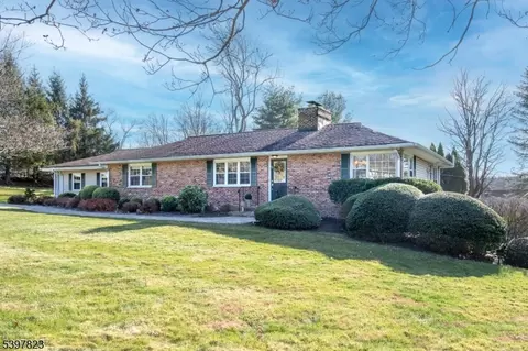 1 Dogwood Dr, Morristown, NJ 07960