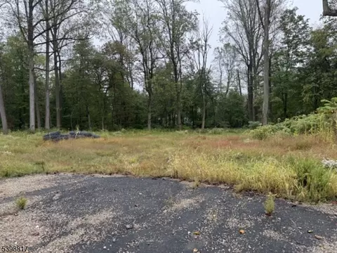 90 Century Ln, Watchung Boro, NJ 07069