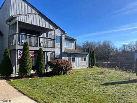 198 Drake Ln, Ledgewood, NJ 07852