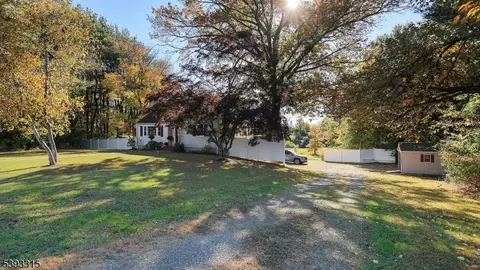 7 Toad Ln, Ringoes, NJ 08551 photo 2
