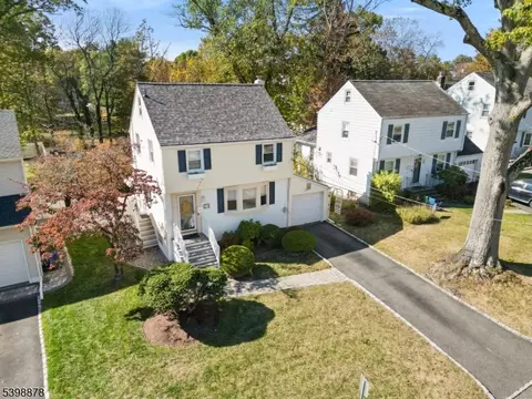 24 E Harrison Pl, Livingston, NJ 07039