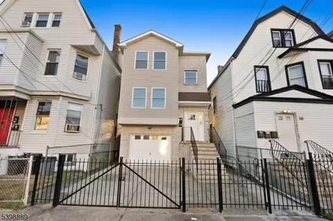 14 Willoughby St, Newark, NJ 07112