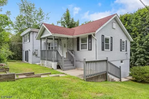 67 Nolans Point Rd, Lake Hopatcong, NJ 07849