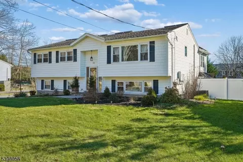 508 Hamilton Dr, Hackettstown, NJ 07840