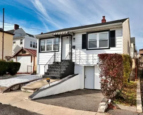39 Grant Pl, Irvington, NJ 07111