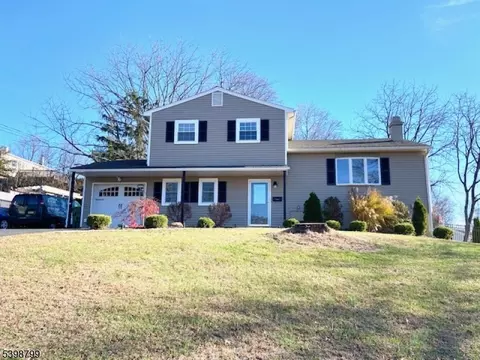 1 Oakwood Ter, Washington, NJ 07882