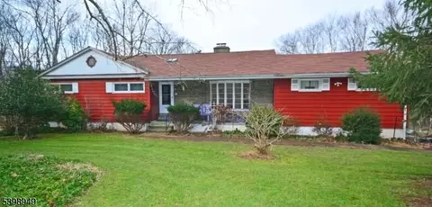 47 Brookside Dr, Warren, NJ 07059
