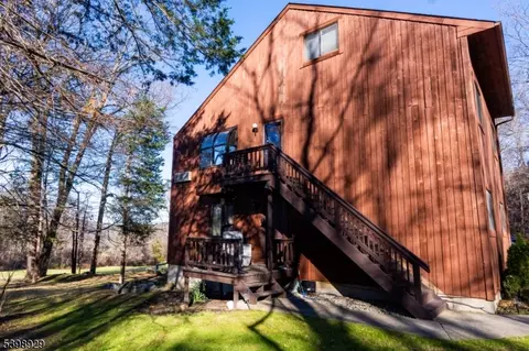 10 Augusta Dr, Vernon, NJ 07462