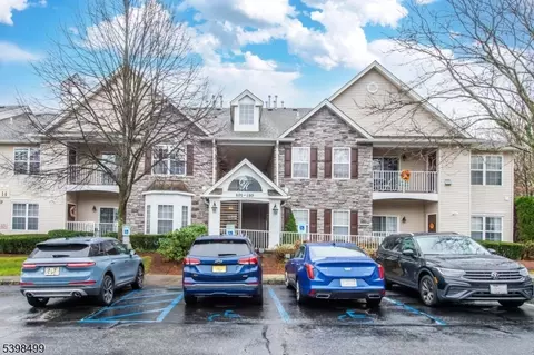 104 Barrister Dr #104, Butler, NJ 07405