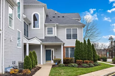 2 Twombly Ct, Morristown, NJ 07960