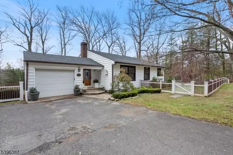 120 Mountainside Rd, Mendham, NJ 07945